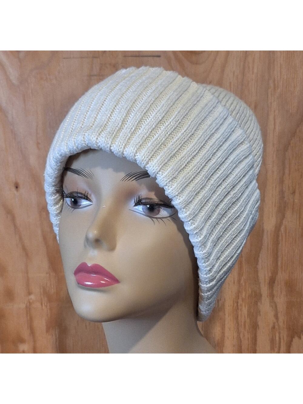 Urban Outfitters Beanie Women OS Cream Minimalist Neutral Winter Cozycore Basic